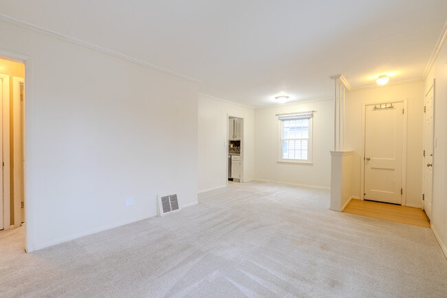 Building Photo - 6825 Xerxes Ave S