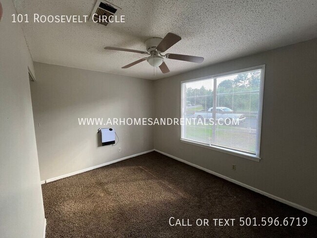 Building Photo - 101 Roosevelt Cir