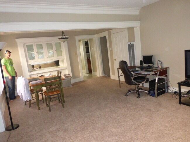Living/Dining Room - 6 Esperanza Ave