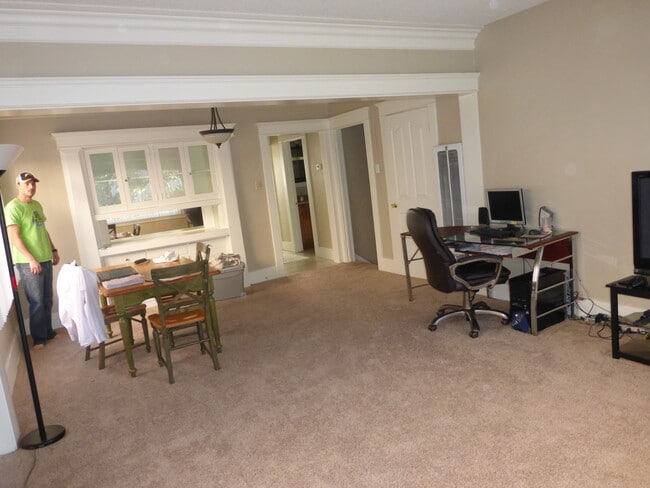 Living/Dining Room - 6 Esperanza Ave