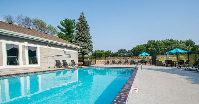Building Photo - Westpointe Apartments & Townhomes