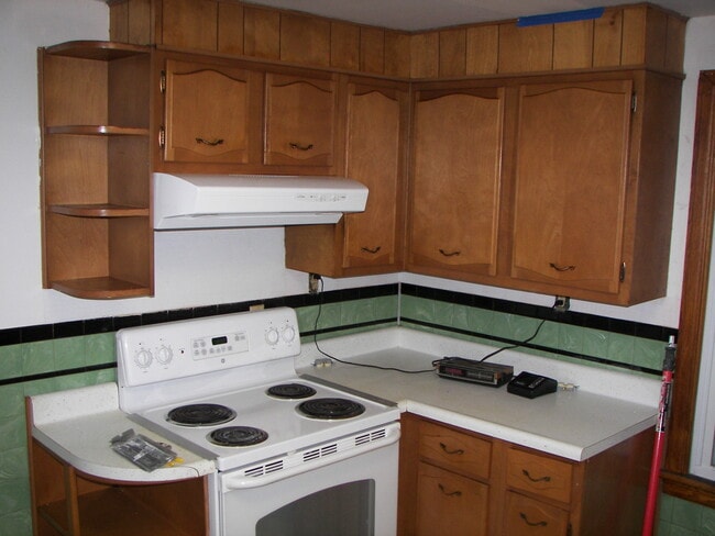 Building Photo - 744 Astor Ave