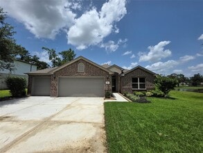 Building Photo - 106 Elm