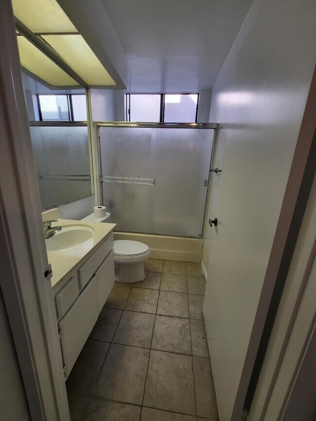 bathroom - 1931 Malcolm Ave