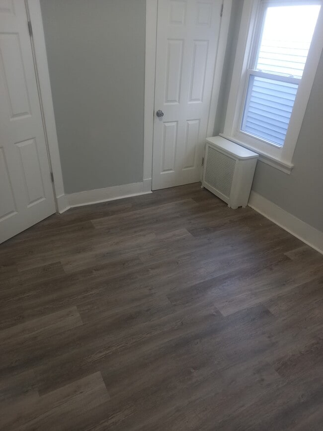 Building Photo - 183 N Munn Ave