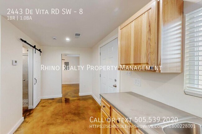 Foto del edificio - 2443 De Vita Rd SW