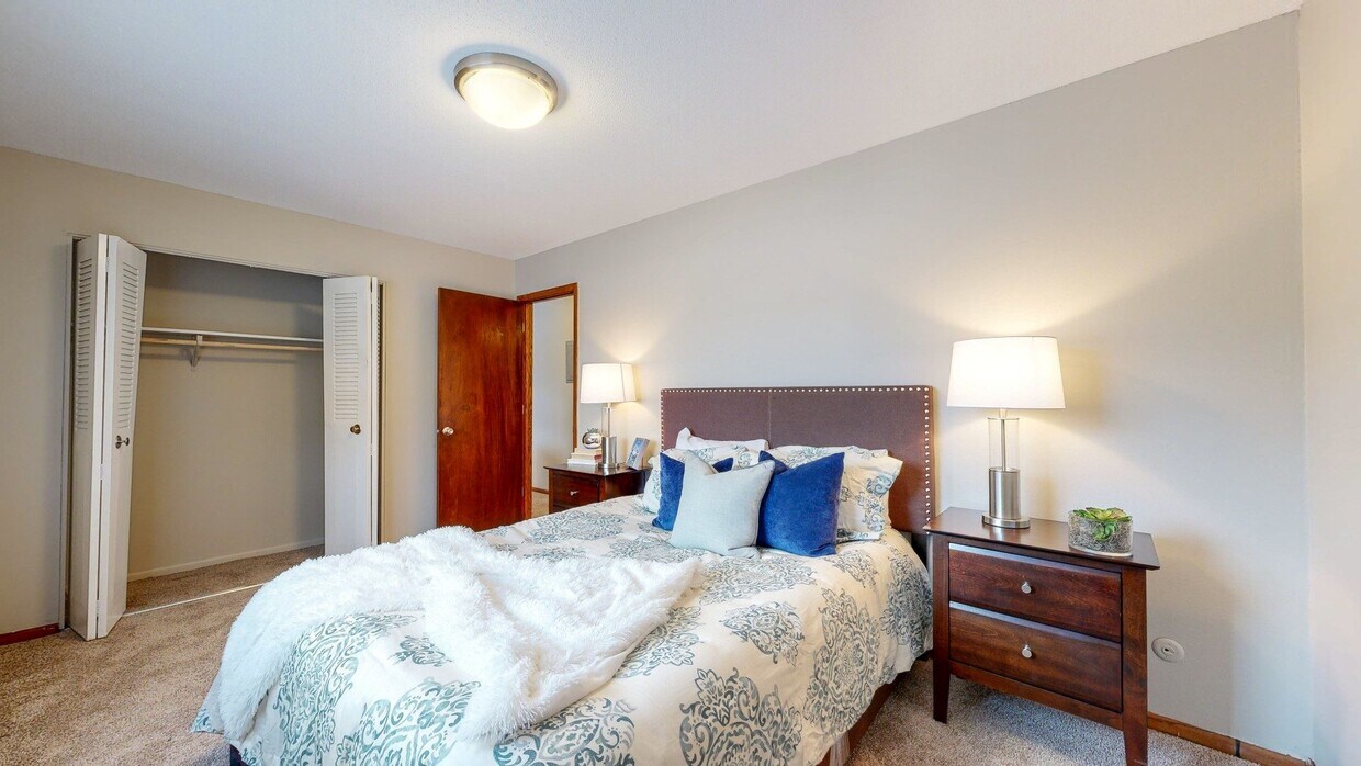 Hillside East - 371-395 Old Highway 8 SW New Brighton, MN