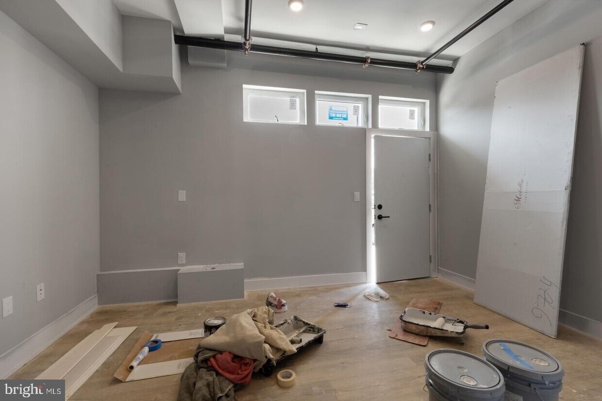Foto principal - 3965 Lancaster Ave