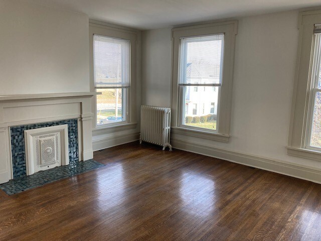 Living Room - 728 N Wayne St