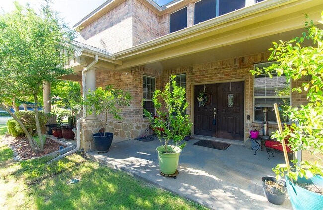 Foto del edificio - 6524 Hickory Hill Dr