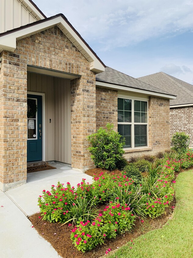 8333 Fairlane Dr, Denham Springs, LA 70726 House Rental in Denham Springs, LA