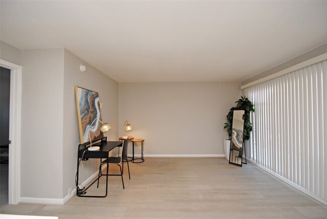 Foto del edificio - 2515 Yoakum Blvd