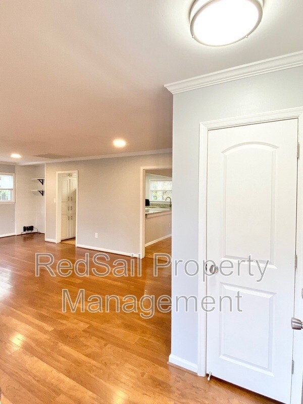 Foto del edificio - 773 Childress Dr