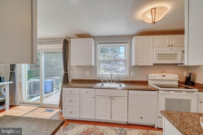 Building Photo - 126 Drexel Dr