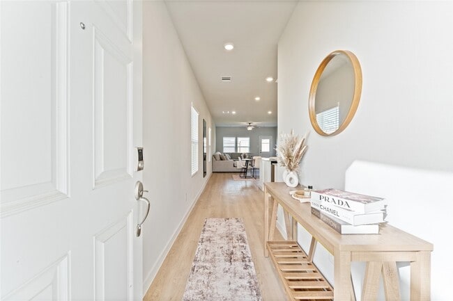 Building Photo - 16215 Globetrotter Ct