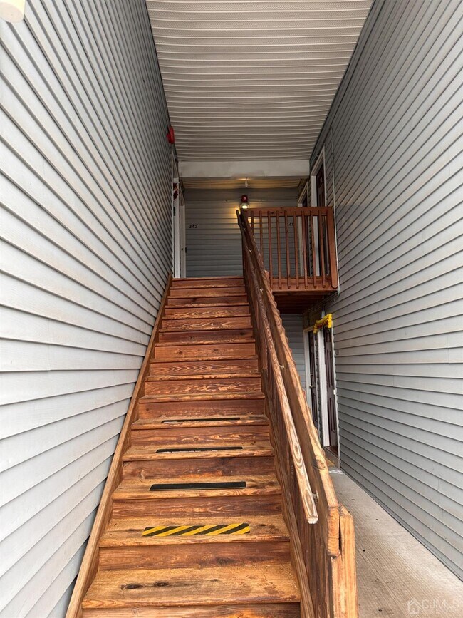 Building Photo - 343 Ventnor Ct