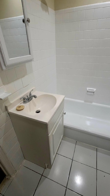 Foto del edificio - 3423 Ryburn Rd