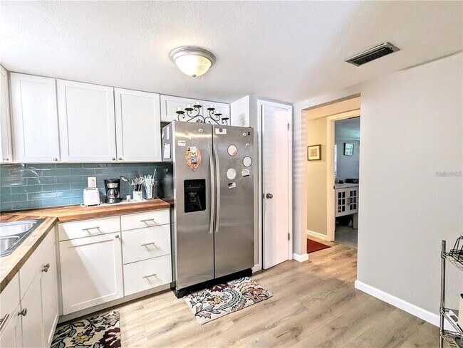 Building Photo - 2057 Canal Dr