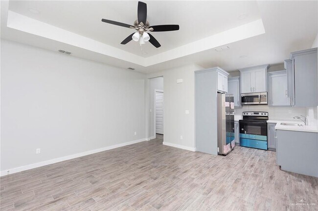 Building Photo - 3405 E Zinnia Ave