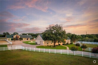 Building Photo - 501 Matzig Cove