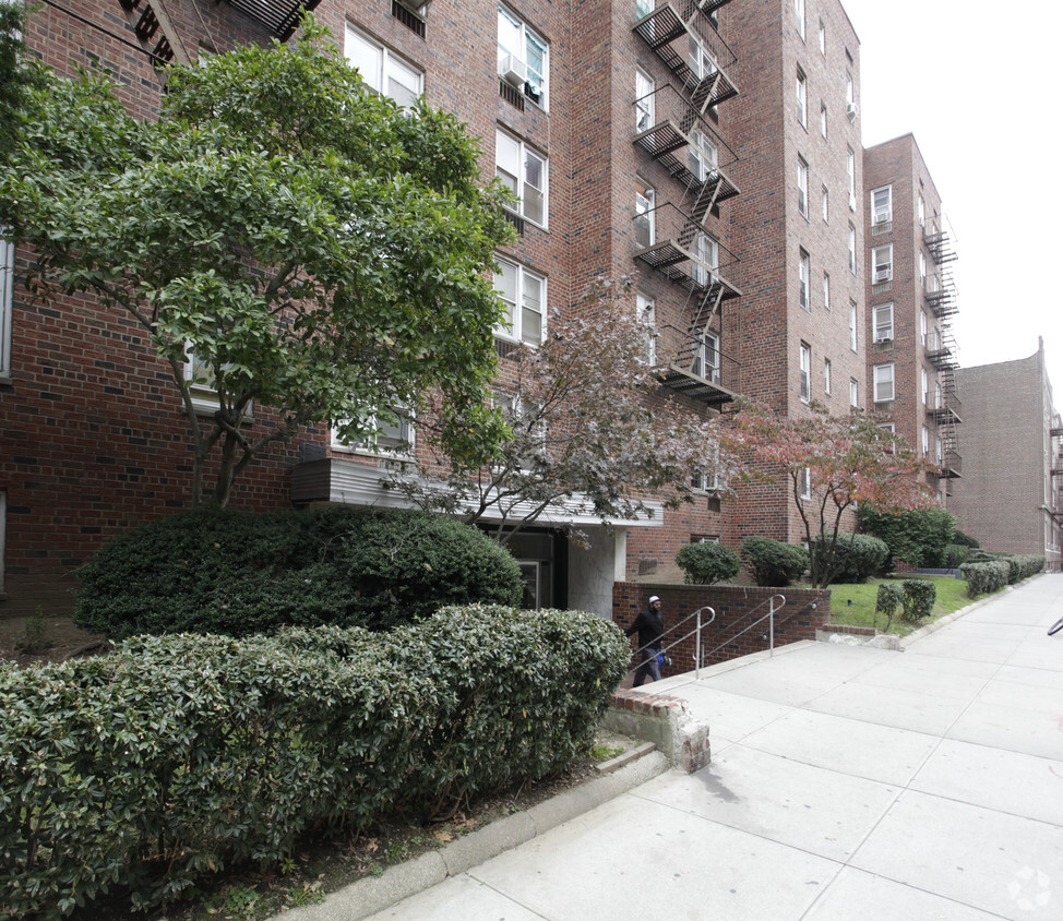 140 - 160 Beech Ave - 140-60 Beech Ave