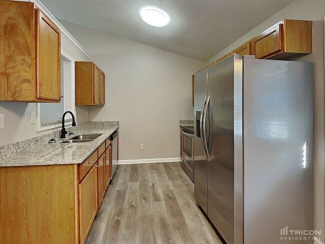 Building Photo - 463 Thorn Thicket Dr