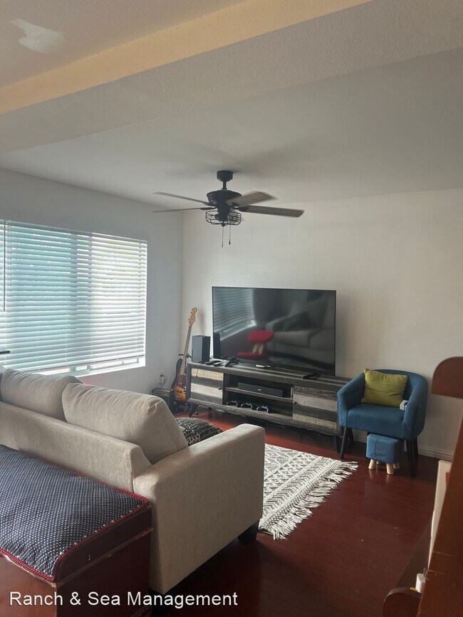 Building Photo - 2 br, 2.5 bath House - 4212 Vista Del Rio 6