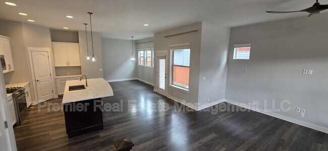 Foto del edificio - 11379 E 25th Dr