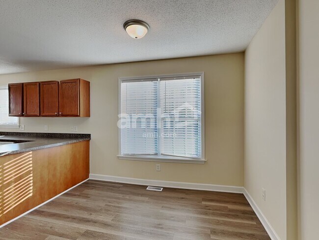 Foto del edificio - 5073 Natalie Temple Ln