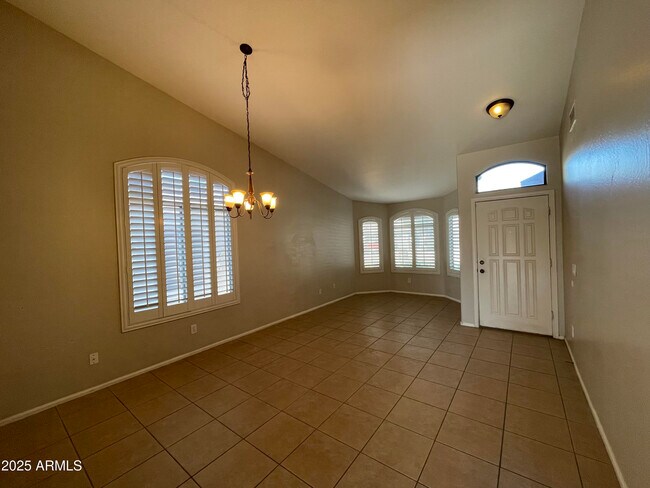 Foto del edificio - 1605 E Melanie St