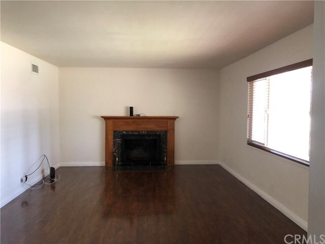 Building Photo - 729 W Kenoak Dr