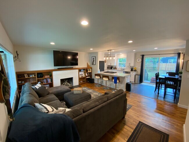 Living and Kitchen - 1004 N 7th St