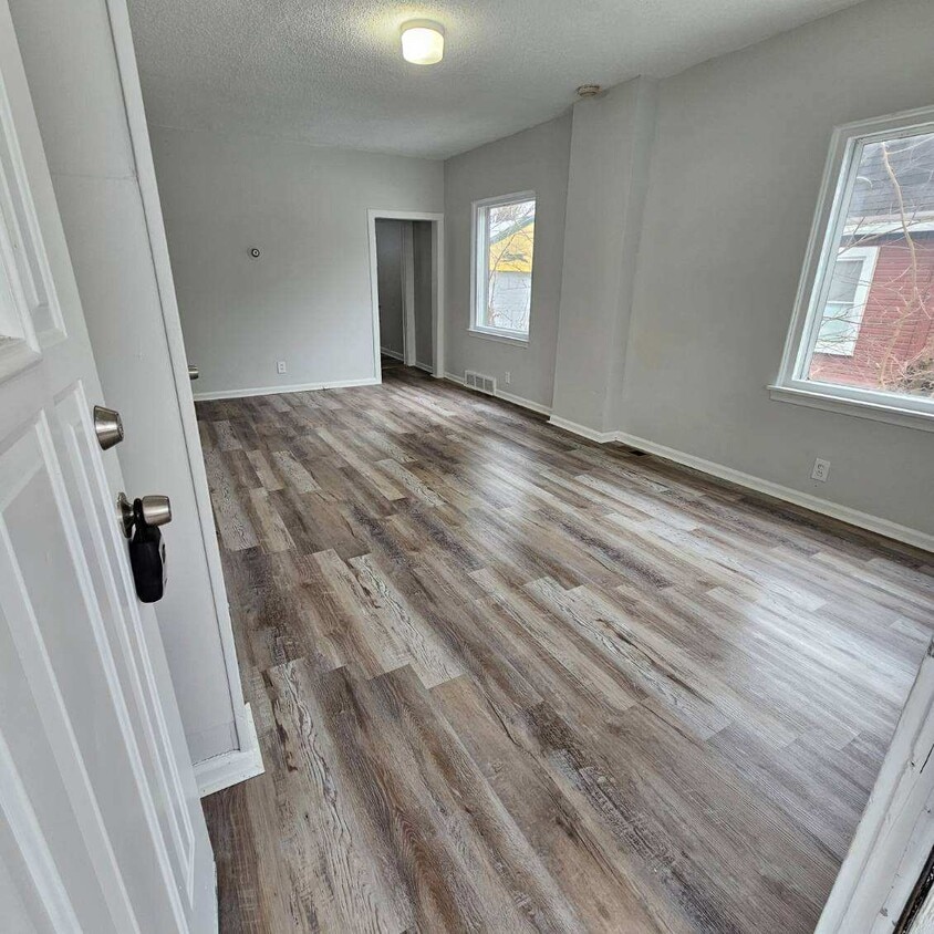 1709 Lyons Ave, Lansing, MI 48910 House Rental in Lansing, MI