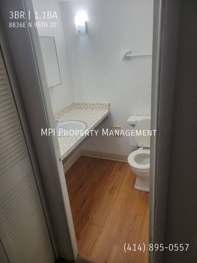 Foto del edificio - 8836E N 95TH St