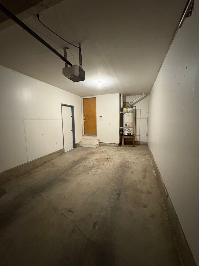Building Photo - 3 Bedroom Home located in Westgate Neighborhood!