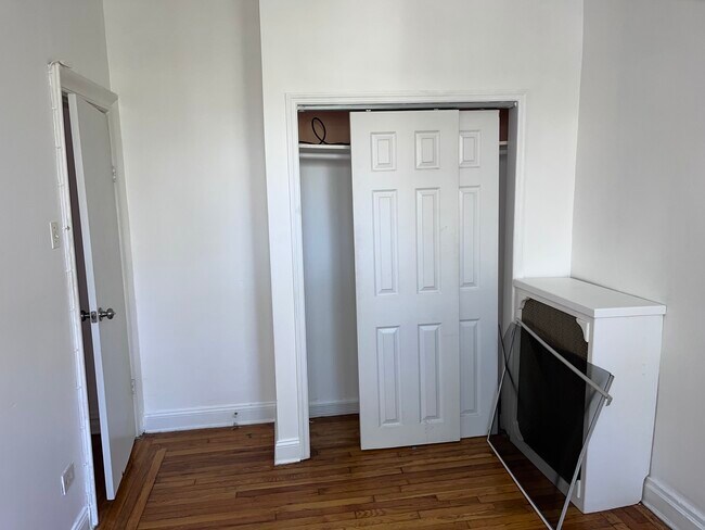 Bedroom 1 w/closet - 6109 Monroe Pl