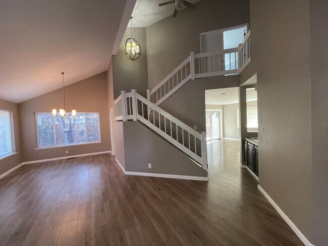 Building Photo - Southwest Reno Charmer