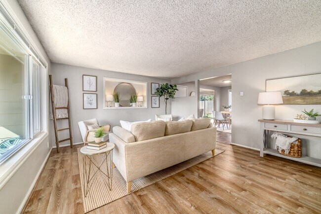 Main living room - 1585 Flintridge Ave