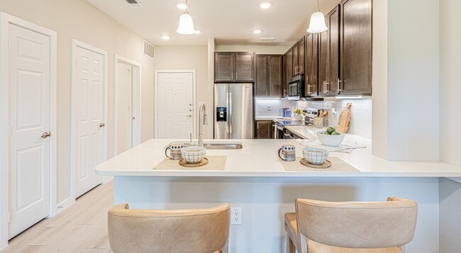 Building Photo - Creekside at Grand Prairie