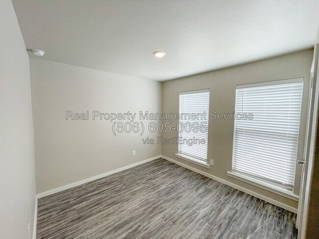 Foto del edificio - 2103 N Avenue J