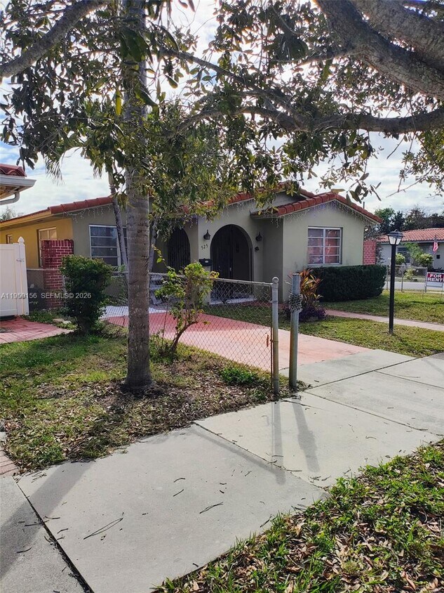 Foto del edificio - 525 SW 56th Ave