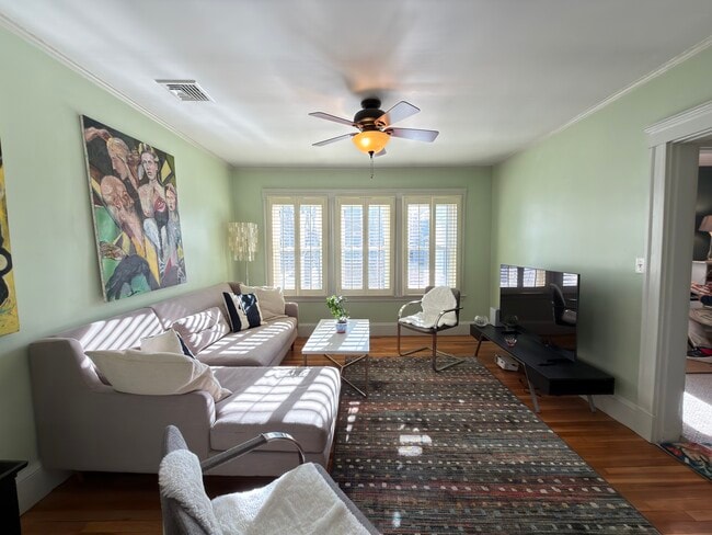 Building Photo - 20 Magnolia Ave