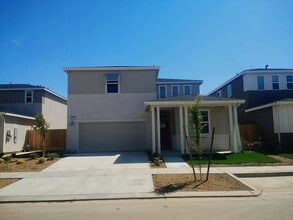 Building Photo - 2434 Urdaneta Way