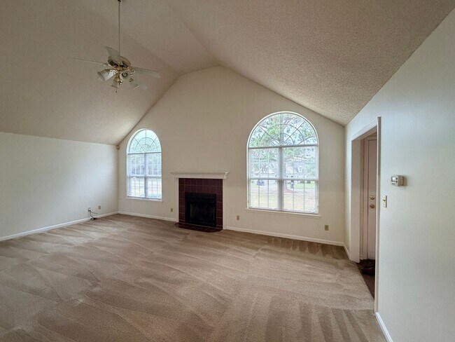 Foto del edificio - 3 Bedroom/2 Bath home in North Lake Subdiv...