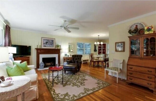 Foto del edificio - 392 S Woodland Dr SW