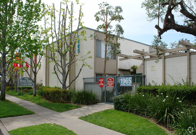 Building Photo - Mesa View Apartments