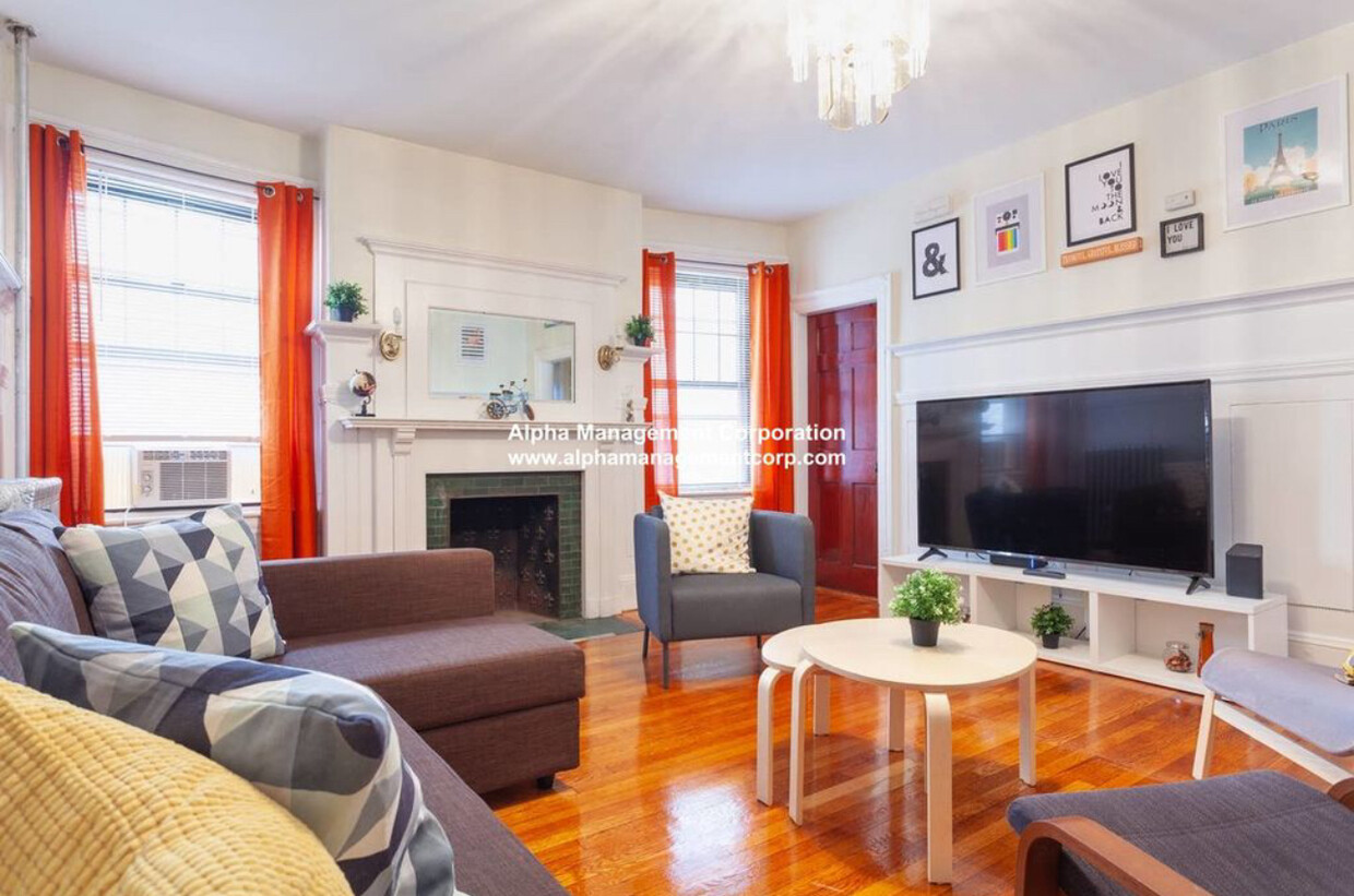 Foto principal - 1247 Beacon St