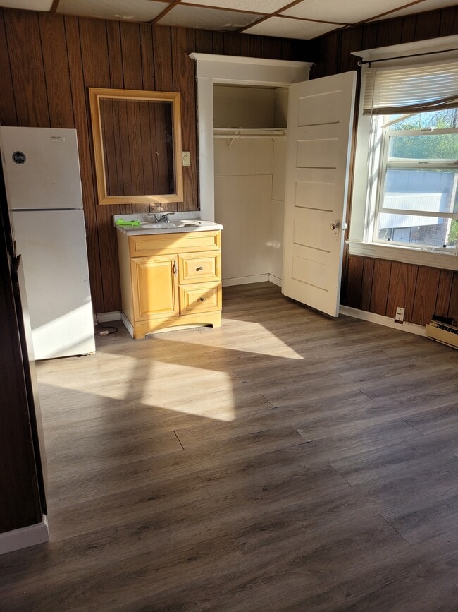 Building Photo - 1235 32nd St