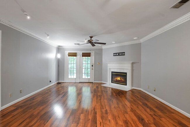 Building Photo - 23 Cottage Cir