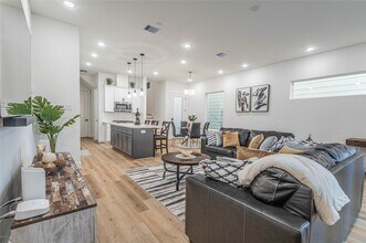 Building Photo - 3507 Ennis St